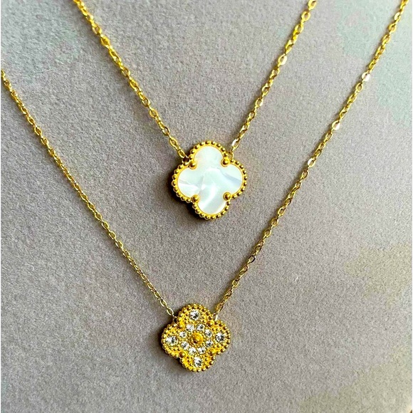 Beautiful Stainless Steel Gold Tone Clover Necklace, NWOT! - Picture 3 of 5